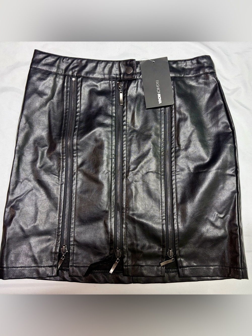 Fashion Nova Black Faux Leather Zipper Front Mini Skirt